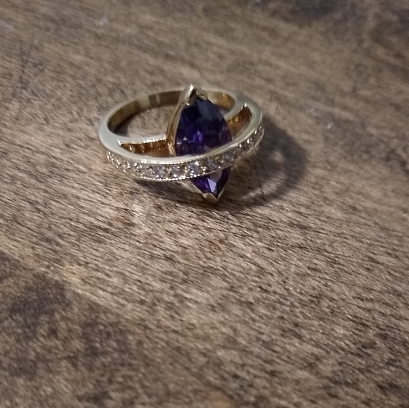 Ring - Picture 3 of 3